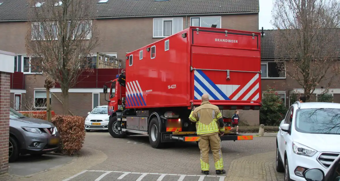 Spuitbus met industriële lijm ontploft - Foto 1