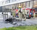 Deelscooter volledig verwoest door brand