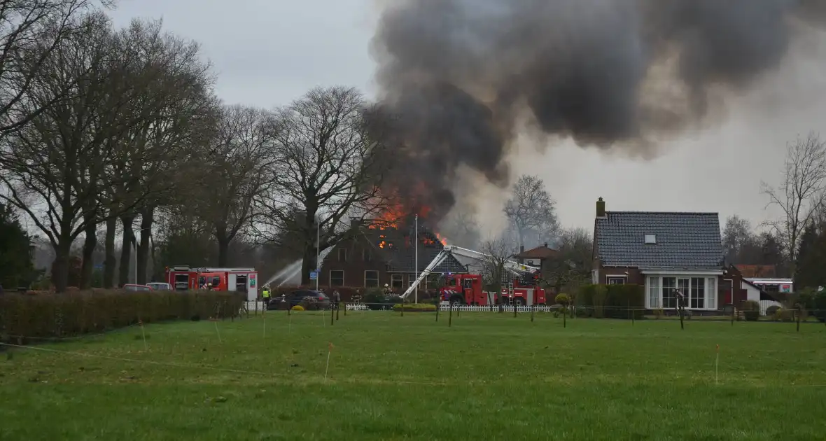 Woonboerderij verwoest door brand