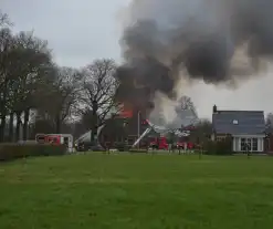 Woonboerderij verwoest door brand