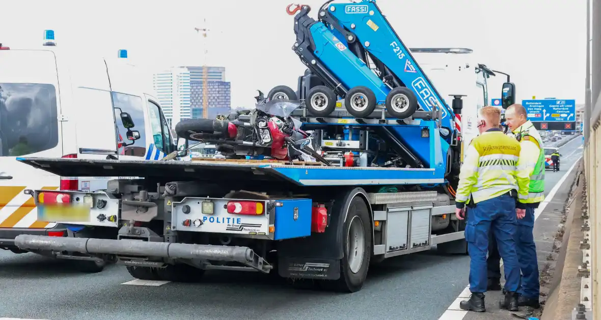 Van Brienenoordbrug deels afgesloten door ongeval - Foto 2