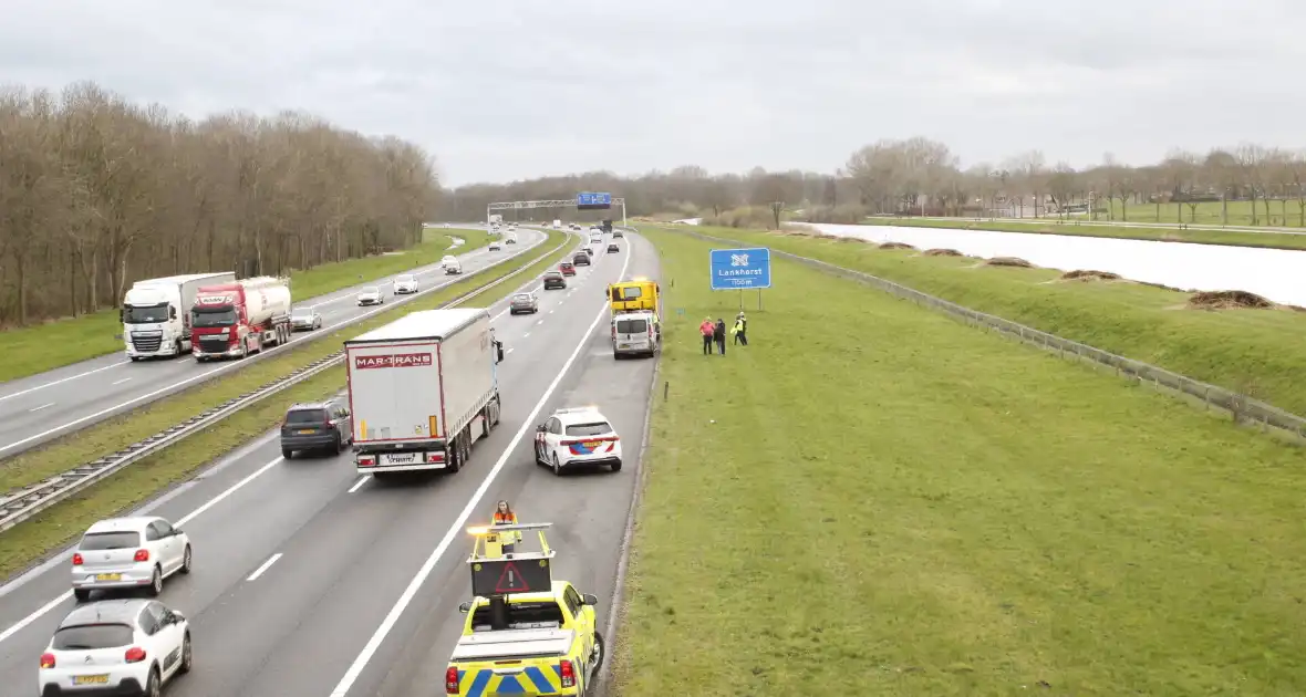 Voertuig beschadigd na kop-staartbotsing - Foto 1