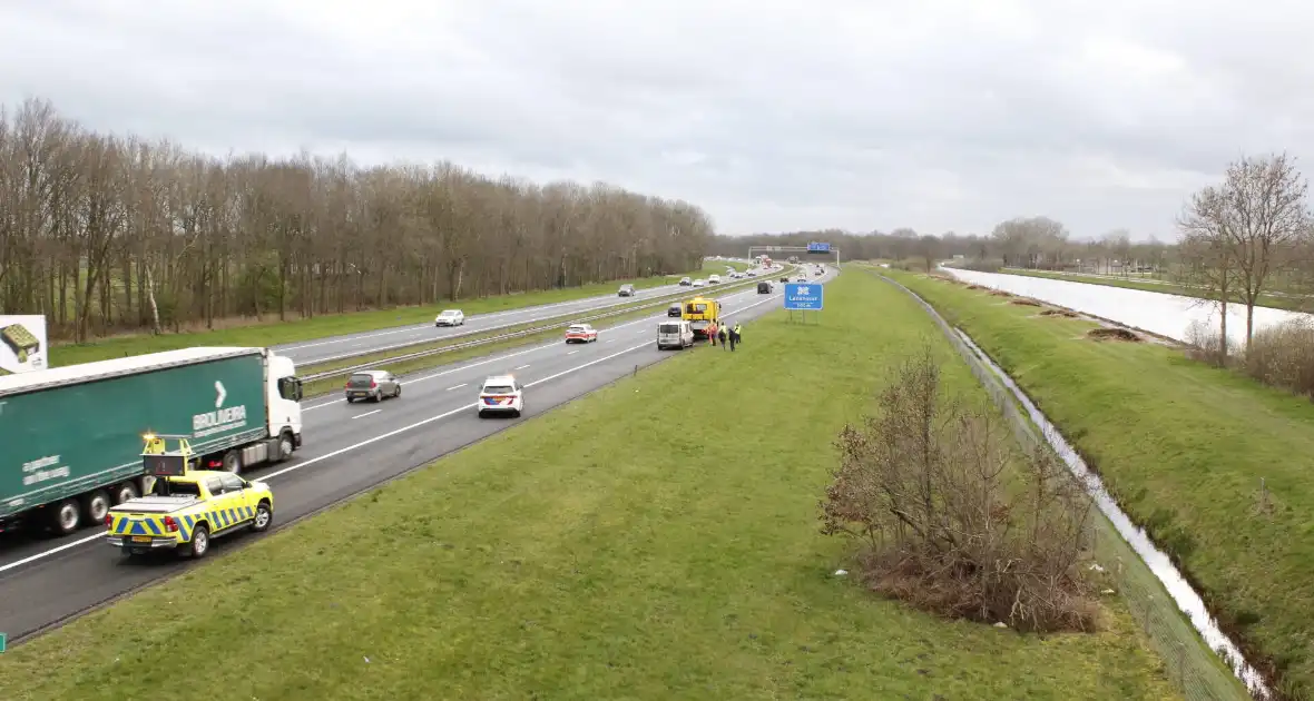 Voertuig beschadigd na kop-staartbotsing - Foto 2