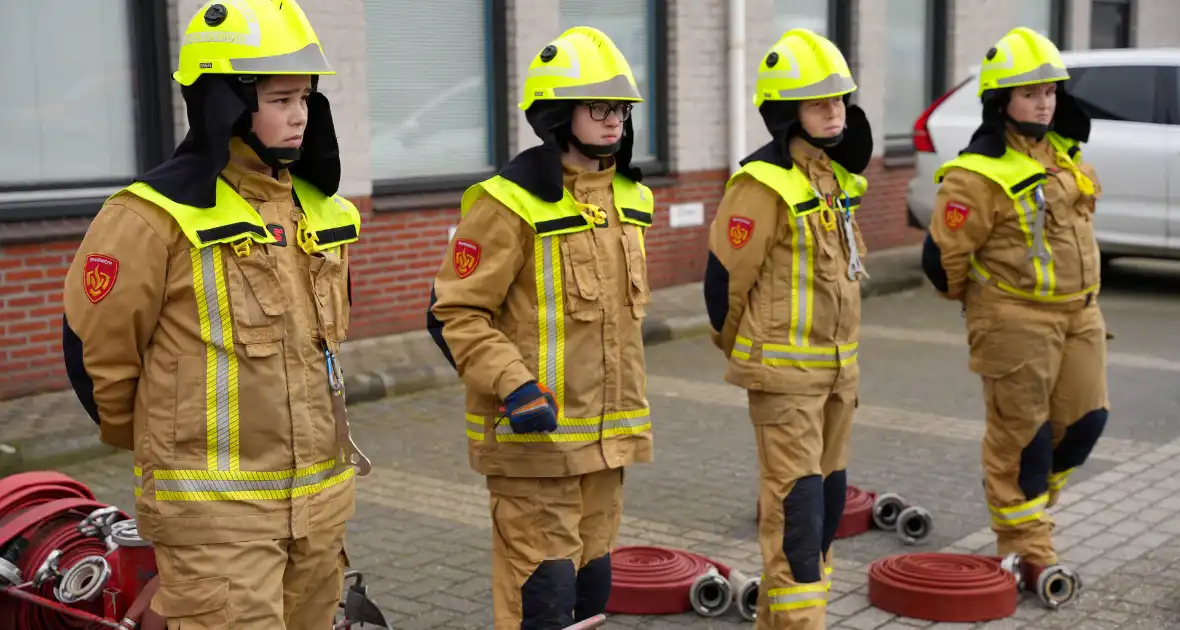 Brandweerlieden van de toekomst houden wedstrijd - Foto 12