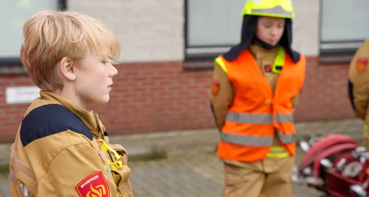 Brandweerlieden van de toekomst houden wedstrijd - Foto 13