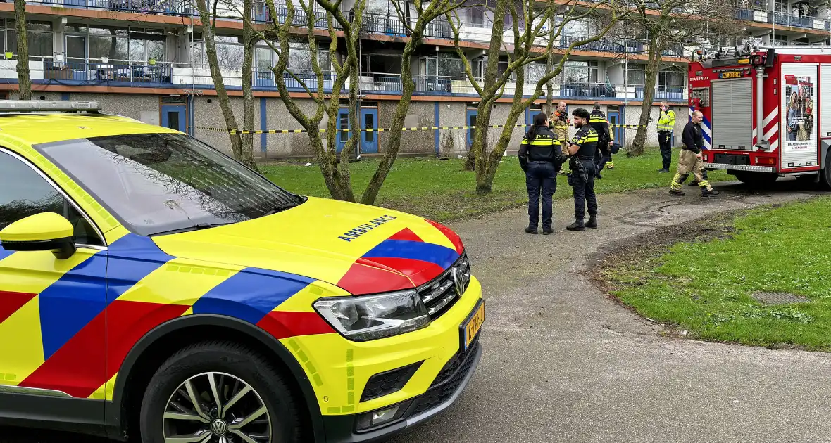Brand uitgebroken na explosie in woning in Amsterdam Zuidoost - Foto 4