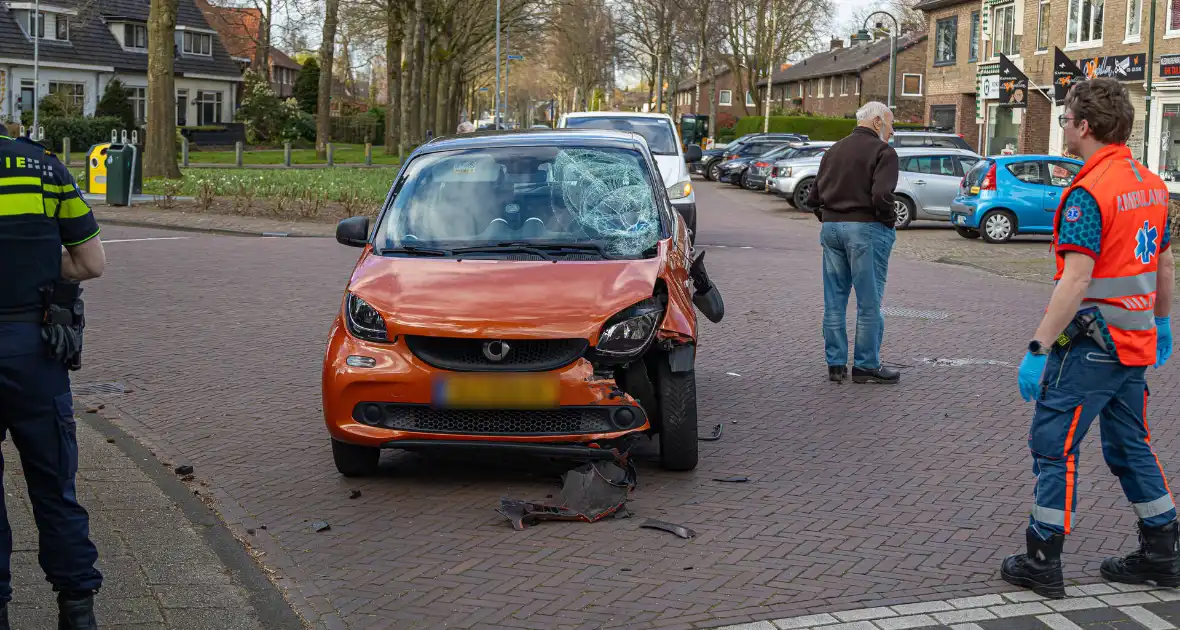 Gewonde bij ongeval tussen automobilist en scooter met twee opzittenden - Foto 2