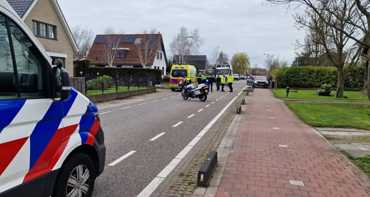 Motoragent onderweg naar overval krijgt ongeval met fietser - Foto 1