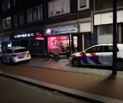 Agenten in kogelwerende vesten na overval melding zonnestudio