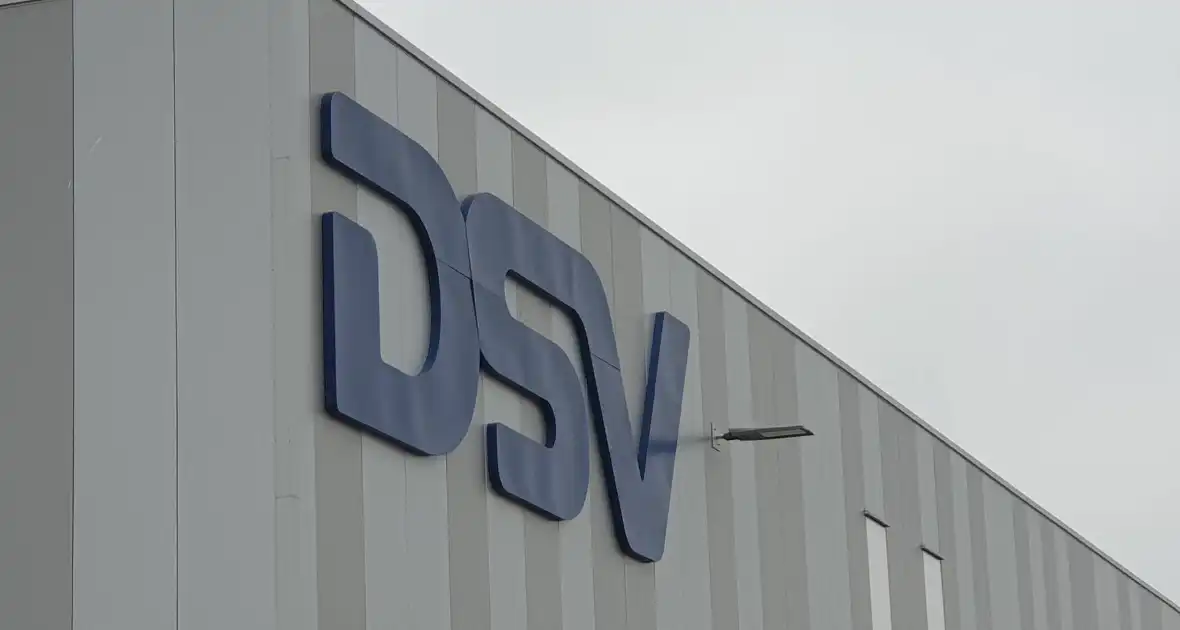 Hulpdiensten groots ingezet voor lekkage gevaarlijke stof in bedrijfspand - Foto 1