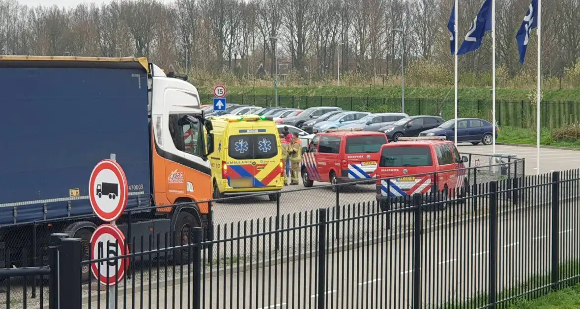 Hulpdiensten groots ingezet voor lekkage gevaarlijke stof in bedrijfspand - Foto 5