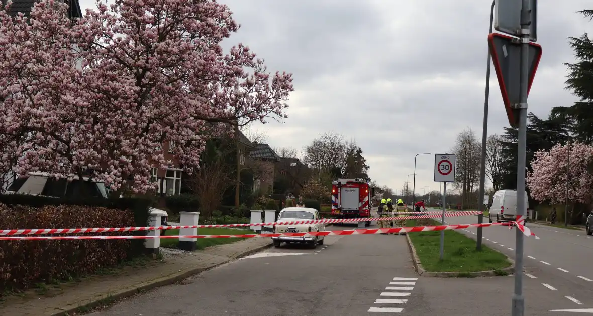 Brandweer ingezet voor gaslucht in woning - Foto 1