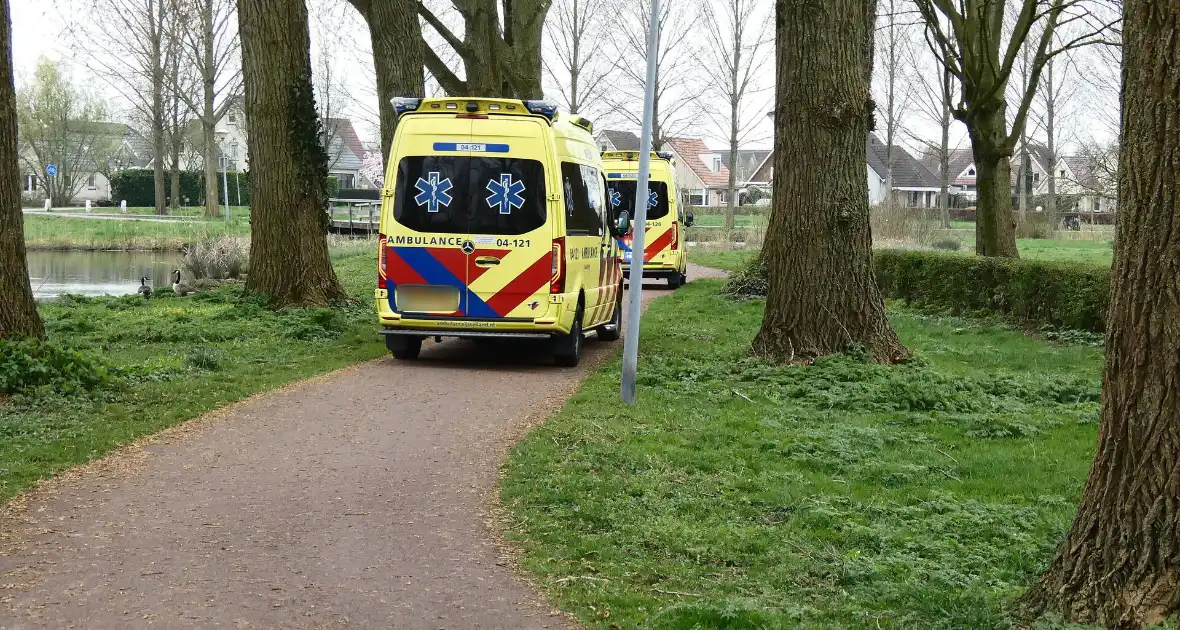 Traumahelikopter ingezet bij ongeval waarbij fietser gewond raakt - Foto 3