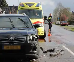 Forse schade na ongeval tussen twee auto's