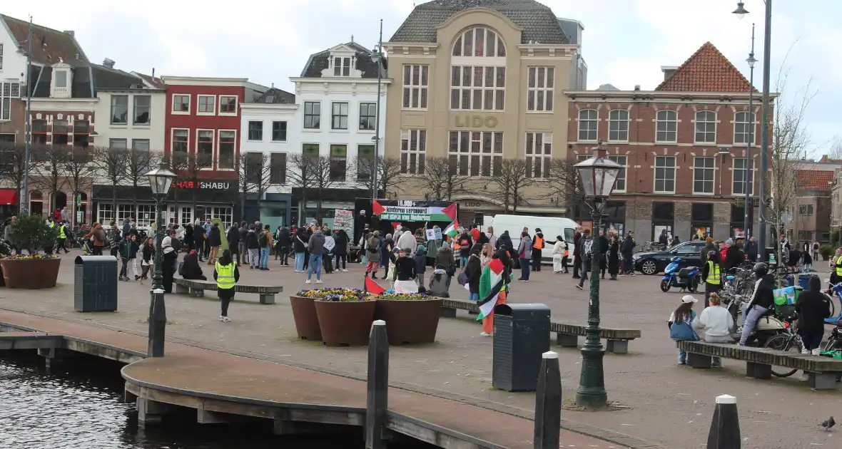 Veel aanwezigen bij pro-palestina demonstratie - Foto 4