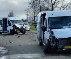 Flinke schade door botsing met bestelbussen