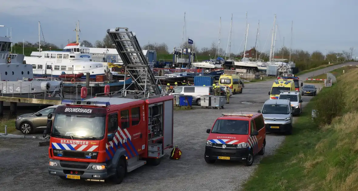 Overleden persoon door duikers van de marine boot aangetroffen - Foto 3