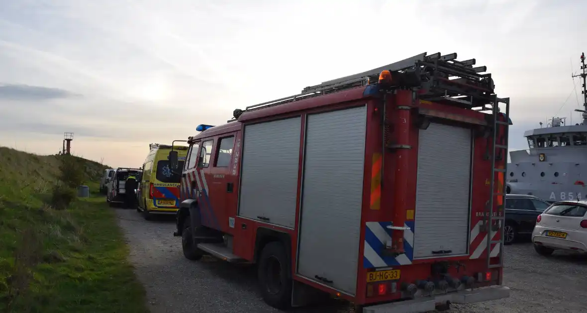 Overleden persoon door duikers van de marine boot aangetroffen - Foto 5