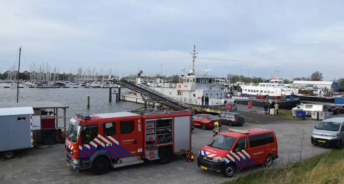 Overleden persoon door duikers van de marine boot aangetroffen - Foto 7