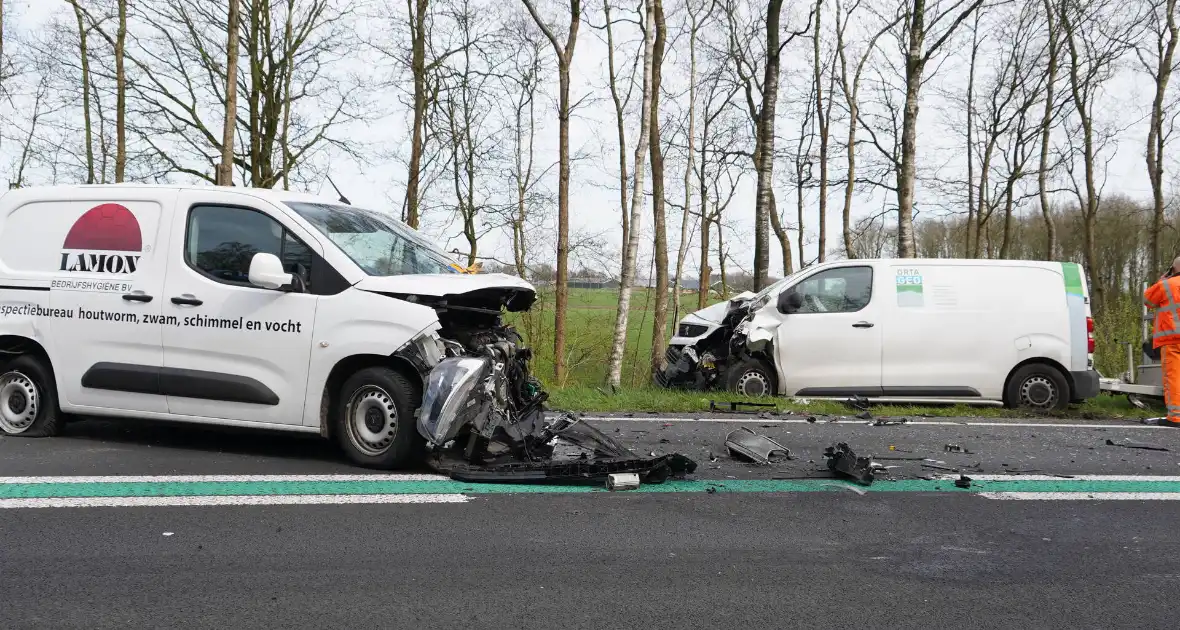 Ravage na ongeval tussen meerdere voertuigen - Foto 1