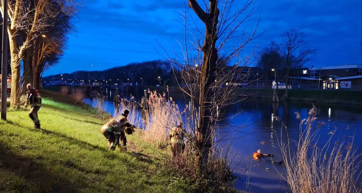 Veel hulpdiensten aanwezig vanwege fietsje langs waterkant