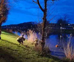 Veel hulpdiensten aanwezig vanwege fietsje langs waterkant