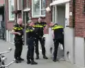 Politie valt woning binnen na melding steekpartij