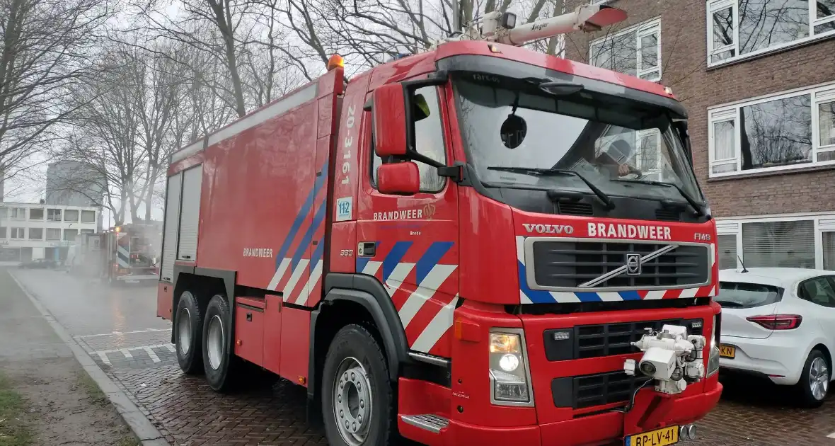 Flinke rookontwikkeling door brand in ondergrondse container - Foto 12