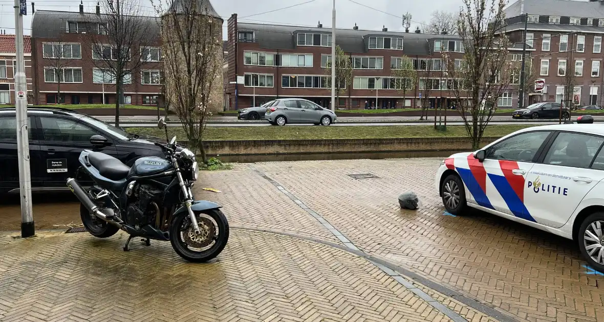 Vluchtende scooterrijder gewond bij aanrijding - Foto 4