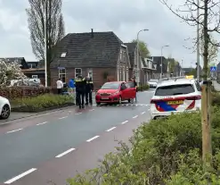 Fietser en auto in botsing op kruising