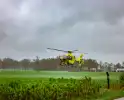 Traumahelikopter landt op grasveld naast Vlinderpad