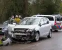 Veel schade bij botsing tussen auto en vrachtwagen