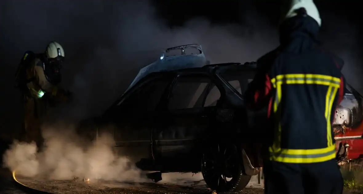 Auto brandt volledig uit in Assen - Foto 3
