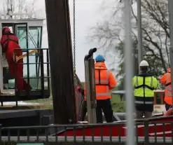 Scheepvaartverkeer in sluis gestremd door hijswerkzaamheden