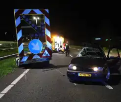 Automobilist klapt op pijlwagen