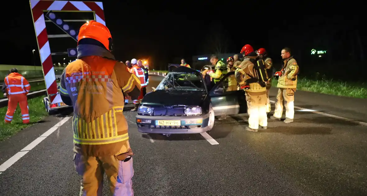 Automobilist klapt op pijlwagen - Foto 2