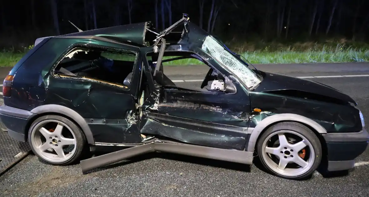 Automobilist klapt op pijlwagen - Foto 5