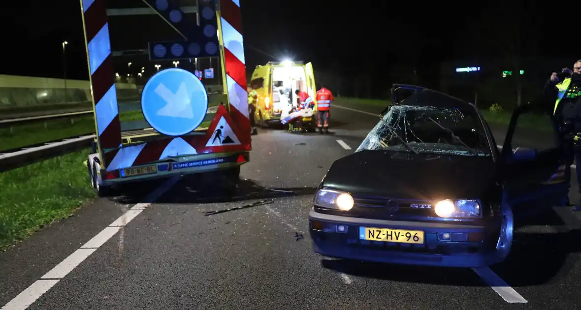 Automobilist klapt op pijlwagen - Foto 8