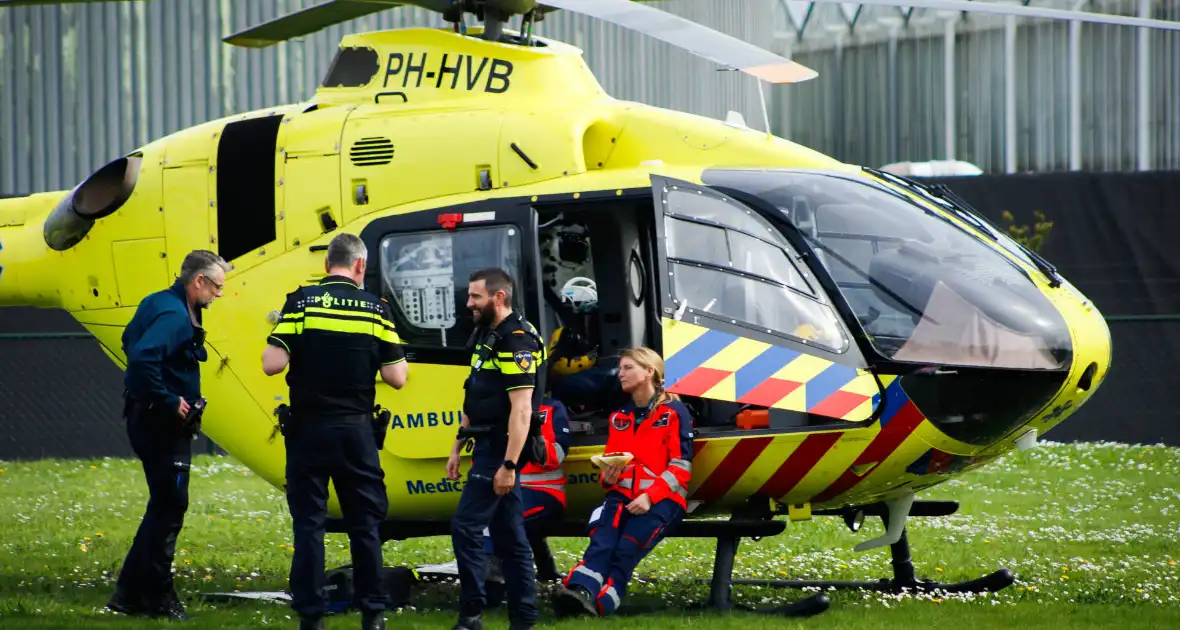 Traumahelikopter landt voor medische noodsituatie tijdens “kom in de kas” - Foto 1