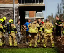 Brandweer onderzoekt stank in appartement