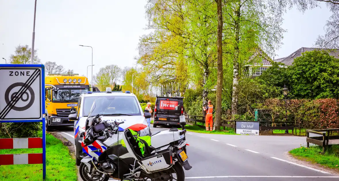 Twee wielrenners zwaargewond bij botsing met bestelbus - Foto 3