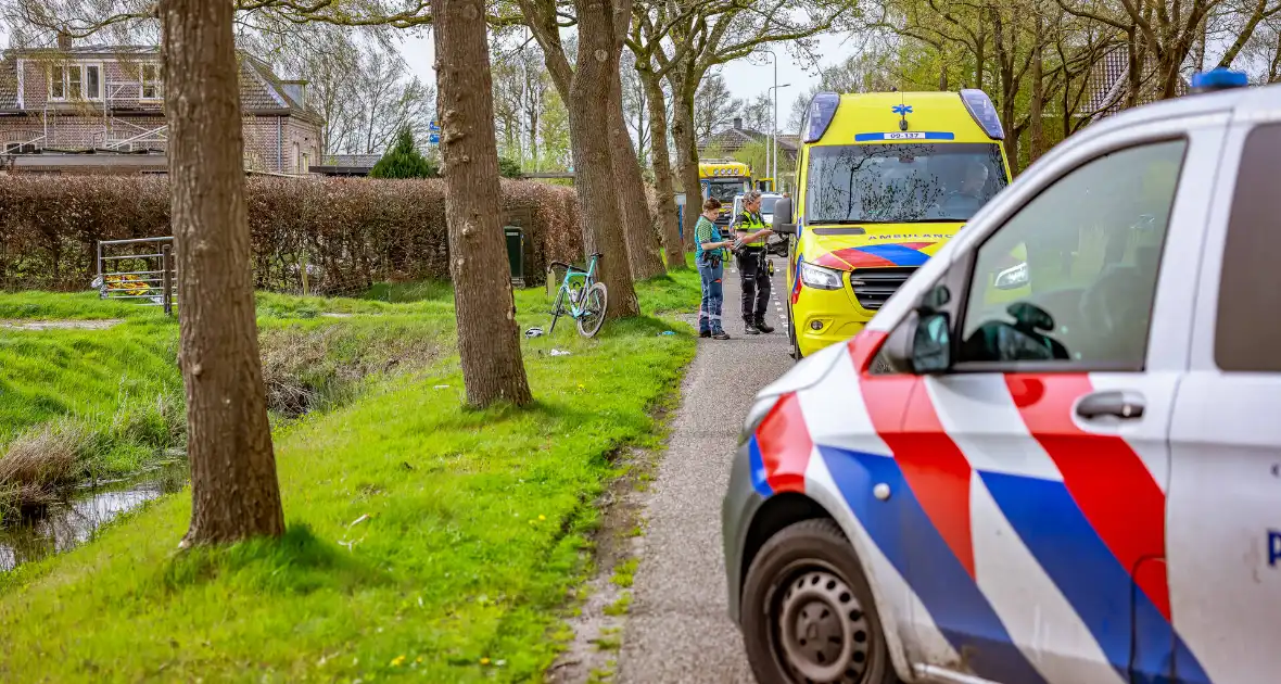 Twee wielrenners zwaargewond bij botsing met bestelbus - Foto 8