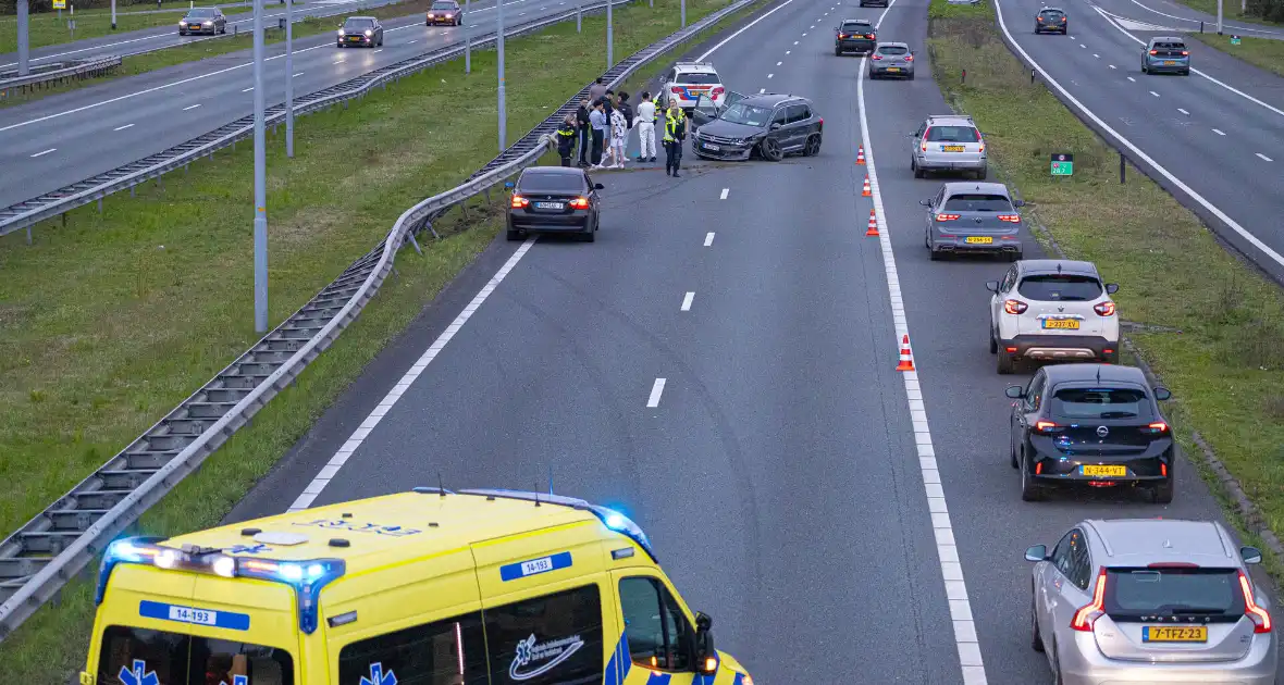 Flinke schade na ongeval op snelweg - Foto 7