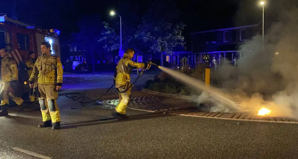 Opnieuw scooter in brand gestoken, politie start onderzoek - Foto 4