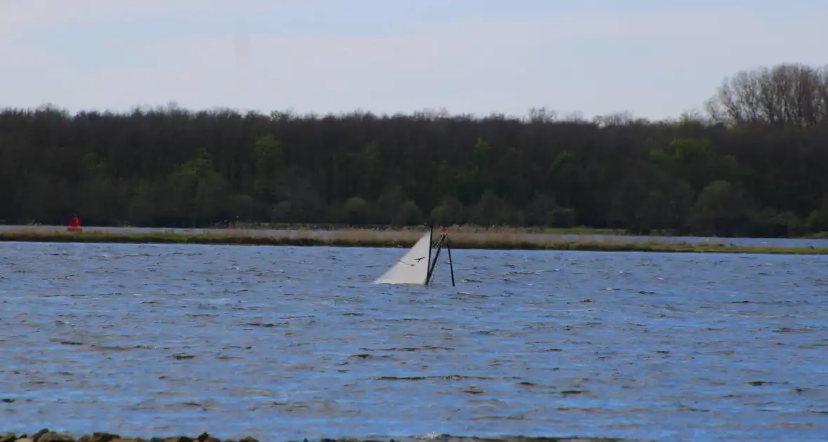 Zeilboot gezonken op Veerse meer