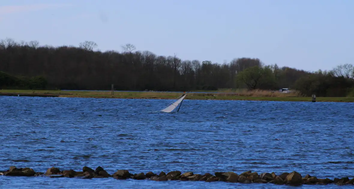 Zeilboot gezonken op Veerse meer - Foto 4