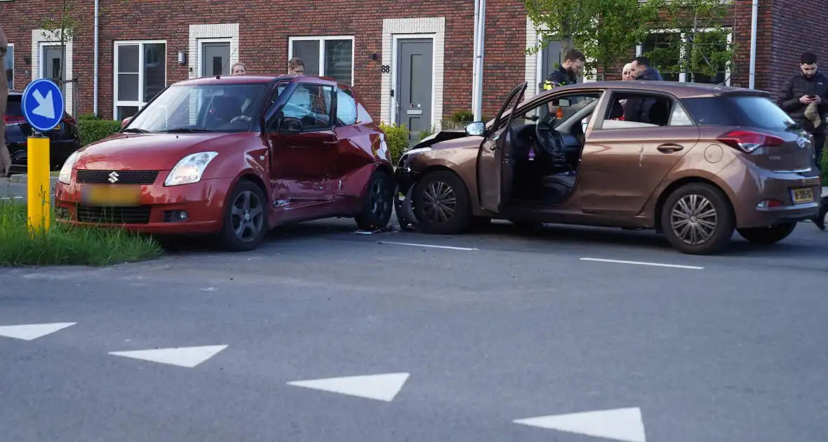 Scahde na botsing op kruising - Foto 1