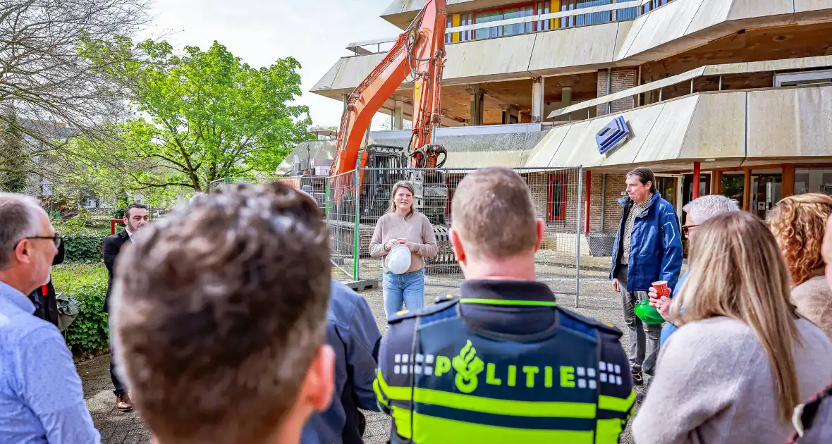 Start sloop buitenkant politiebureau