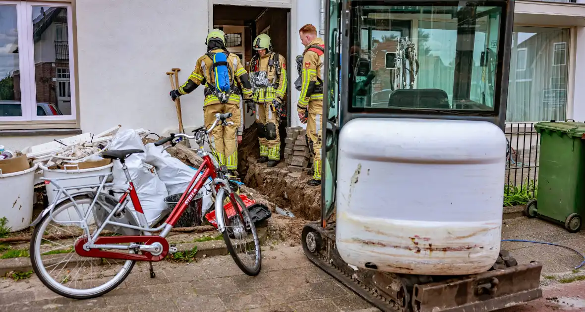 Gasleiding geraakt bij graafwerkzaamheden in woning - Foto 2