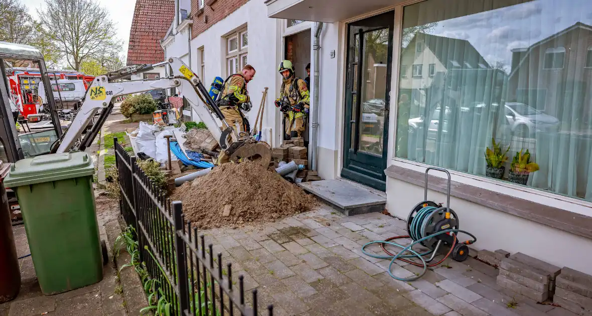 Gasleiding geraakt bij graafwerkzaamheden in woning - Foto 6